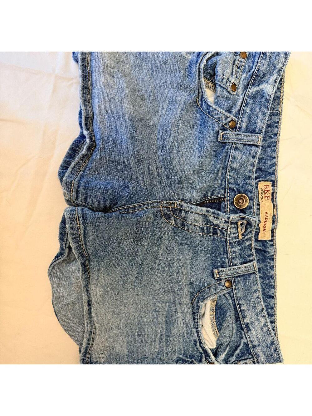 BKE Buckle Madison Denim Cutoff Shorts Light Wash Distressed Frayed Hem Size 30